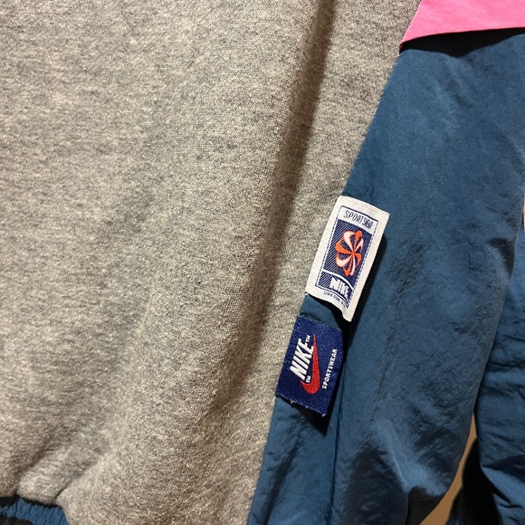 Vintage Style Nike Hoodie - Picture 5 of 5